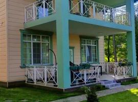 Villa On The River，位于Charnali的酒店