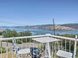 Charming Hilltop Home with Picture-Perfect View