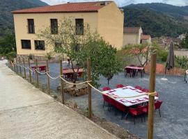 Hostal Restaurant Mussons，位于Poboleda的酒店