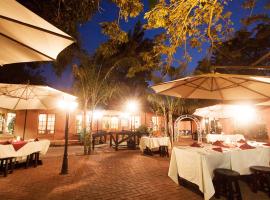 Oasis Hotel，位于哈博罗内的酒店