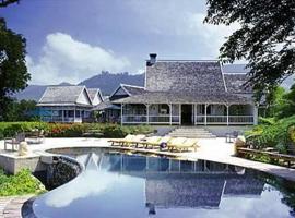Strawberry Hill - All inclusive，位于Irish Town的酒店