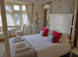 The Bath House Boutique B&B - IN-ROOM Breakfast - FREE parking