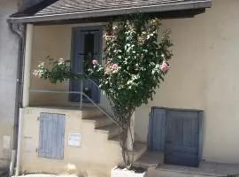 Chaleureuse petite maison avec jardin