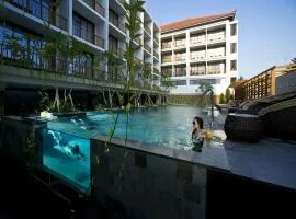 巴厘库塔格兰德祖丽酒店