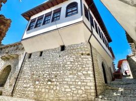 Villa Athina in Berat Castle - Since 1741，位于培拉特的别墅