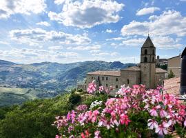 Residenza Sant'Angelo - Bike&Trekking House，位于皮耶特拉佩尔托萨的公寓