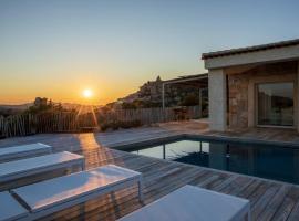 Villa with pool and panoramic view Costa Smeralda，位于阿比亚多利的度假屋
