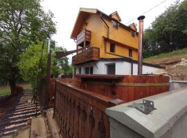 Tiny Estate Covasna - Bicfalau - Rotwild Family，位于Bicfălău的乡间豪华旅馆