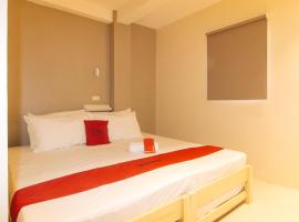 RedDoorz at Laiya Vivo Hotel Batangas，位于圣胡安的酒店