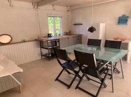 Ragnhilds Gård, Hostel Vandrerhjem，位于Nyord的酒店