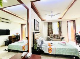 BluO Cozy Studio with Balcony - Green Park HKV，位于新德里的酒店
