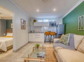 Hampton Collection - Trendy 2 Sleeper Apartment with Pool，位于德班Elizabeth Gordon Gallery附近的酒店