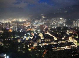 New Lovely 3 bedroom condo with an AWESOME view!，位于贝约的酒店