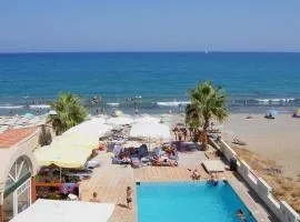 Apartment for 3 persons, with swimming pool, near the beach