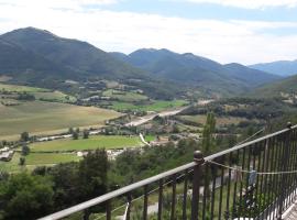 布鲁法酒店，位于Monteleone di Spoleto的酒店