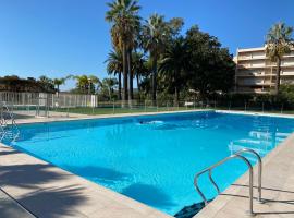 Appartement Juan-Les-Pins, 4 pieces, 80m2, Residence Luxe Piscine Tennis，位于昂蒂布的酒店