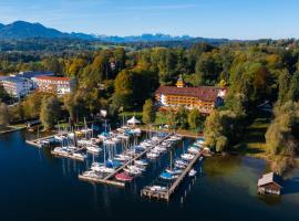 Yachthotel Chiemsee GmbH，位于基姆湖畔普林的浪漫度假酒店