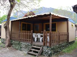 Bungalow at Lake Lugano，位于波尔莱扎的露营地