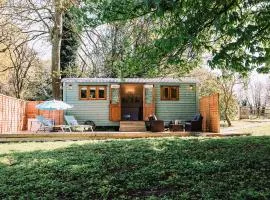 Snowdrop Lodge, Walcot Hall Estate