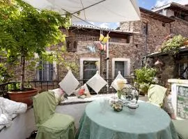 Le Petit Chateau Dolceacqua