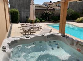 Palazzo Strassoldo bed & breakfast，位于泰奥尔的酒店