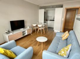 Estudio c&eacute;ntrico 1 con terraza y parking privado，位于奥伦塞的宠物友好酒店