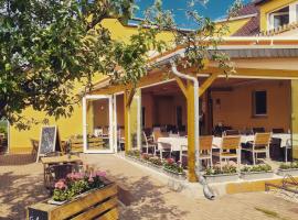 Gasthaus Zur Hecke，位于舍讷费尔德的酒店