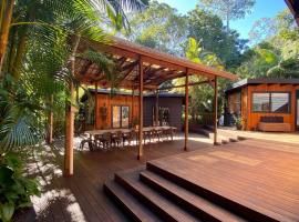 Ananda Eco House - Eco Rainforest Retreat，位于蒙特维尔的酒店