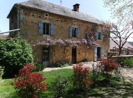 Maison typique périgourdine avec piscine，位于Paulin的酒店