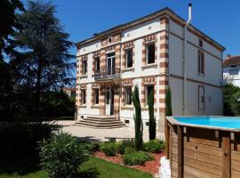 2 chambres indépendantes dans Maison de maitre，位于Carmaux的住宿加早餐旅馆