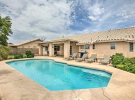 Sunny Yuma Retreat with Private Pool and Grill!，位于优马的别墅