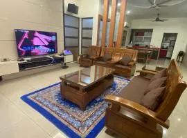 Villa near SPICE Arena 8BR 45PAX V KTV Pool Table and Kids Swimming Pool