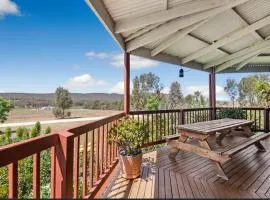 Heathcote Holiday Farmstay 5-BRM Villa with Pool BBQ