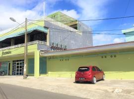 Urbanview Hotel Platinum Parepare，位于Parepare的酒店