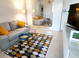 New Cozy Apartment 3 min to subway 24h/7 self check-in，位于Popeşti-Leordeni的度假短租房