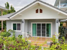 New Home Gบ้านเดี่ยวสร้างใหม่ ใกล้ทะเล ตัวเมืองระยอง，位于Ban Chak Phai的酒店