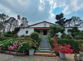 Deodar Homestay，位于阿尔莫拉的Spa酒店