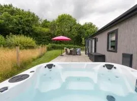 Blossom Lodge, 1 Roadford Lake Lodges