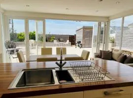 Pass the Keys Fabulous Beach Front Holiday Location