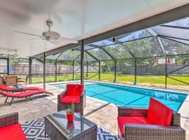 Family-Friendly Home with Pool 11 Mi to Destin，位于尼斯维尔的酒店