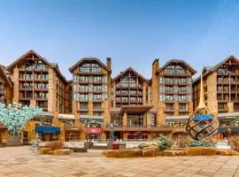 Platinum Vail Solaris 3 Bedroom Vacation Rental Set At The Base Of The Mountain Just Steps From The Gondola