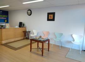 Healing Touch Holistic Living Space，位于阿默斯特的酒店