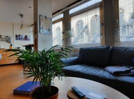 St Catherine - Sweet home - Bxl - Studio Apartment with city view，位于布鲁塞尔格拉夫法兰德斯地铁站附近的酒店