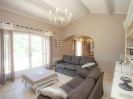 Villa in Provence with Infinity Pool，位于Martres-Tolosane的酒店