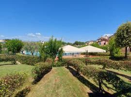 Resort il cigno，位于佩斯基耶拉德加达的度假村