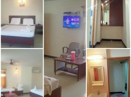SKY PARK HOTELS，位于蒂鲁布尔的酒店