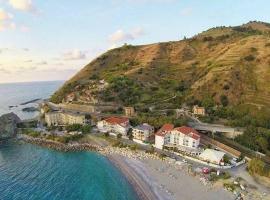 Hotel Ristorante Mareblu，位于阿曼泰阿的酒店
