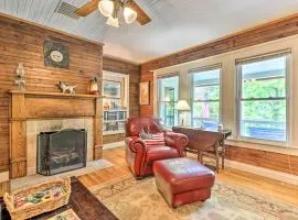 Less Than 1 Mi to Tubing Crumpler Getaway with Fire Pit!