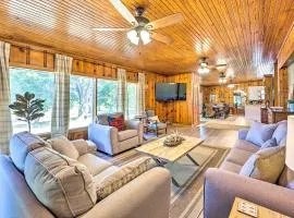 Lochview Lodge Idyllic Farmhouse in Grove!