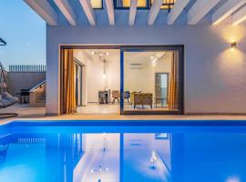 Villa RougeMarin - Marin with private pool，位于梅杜林的带泳池的酒店